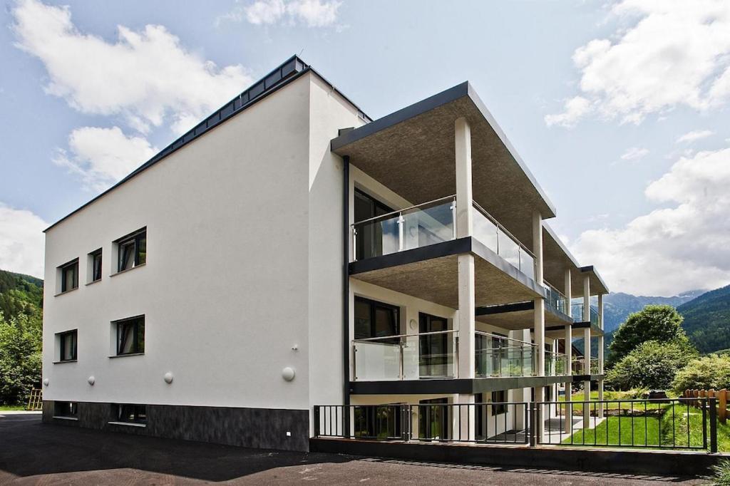 Apartment In Neukirchen With A Carport Neukirchen am Großvenediger Екстериор снимка