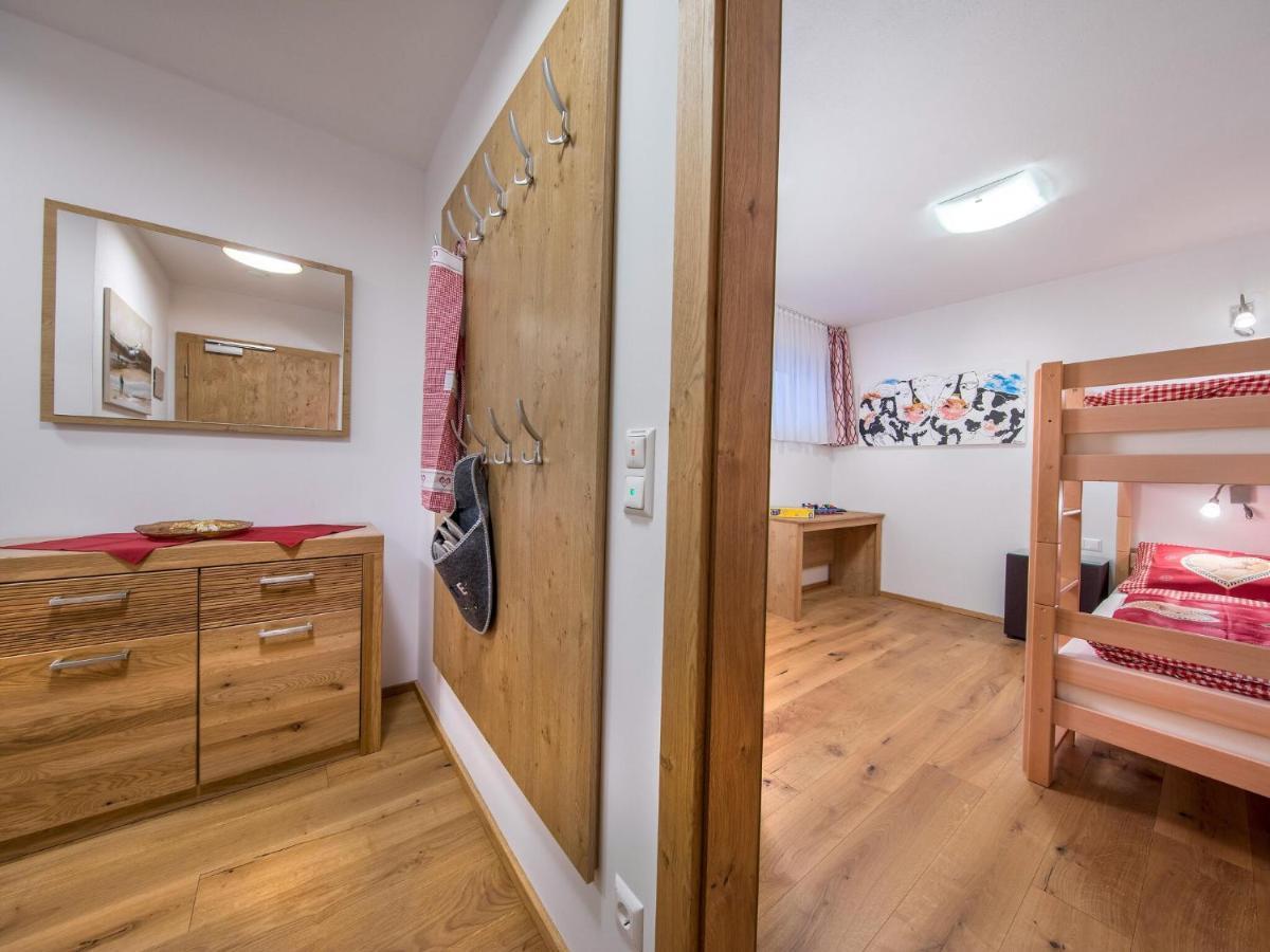 Apartment In Neukirchen With A Carport Neukirchen am Großvenediger Екстериор снимка