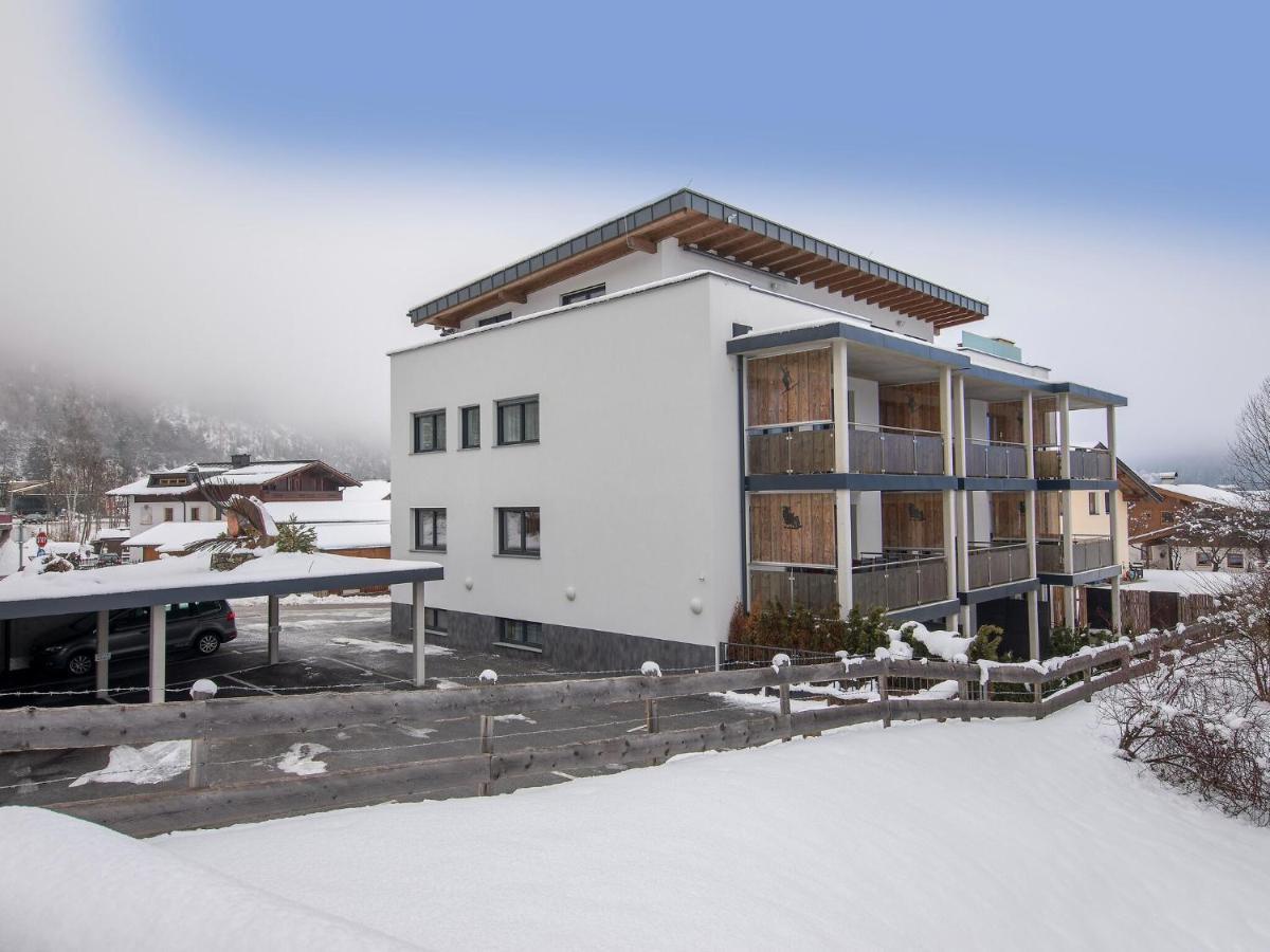 Apartment In Neukirchen With A Carport Neukirchen am Großvenediger Екстериор снимка