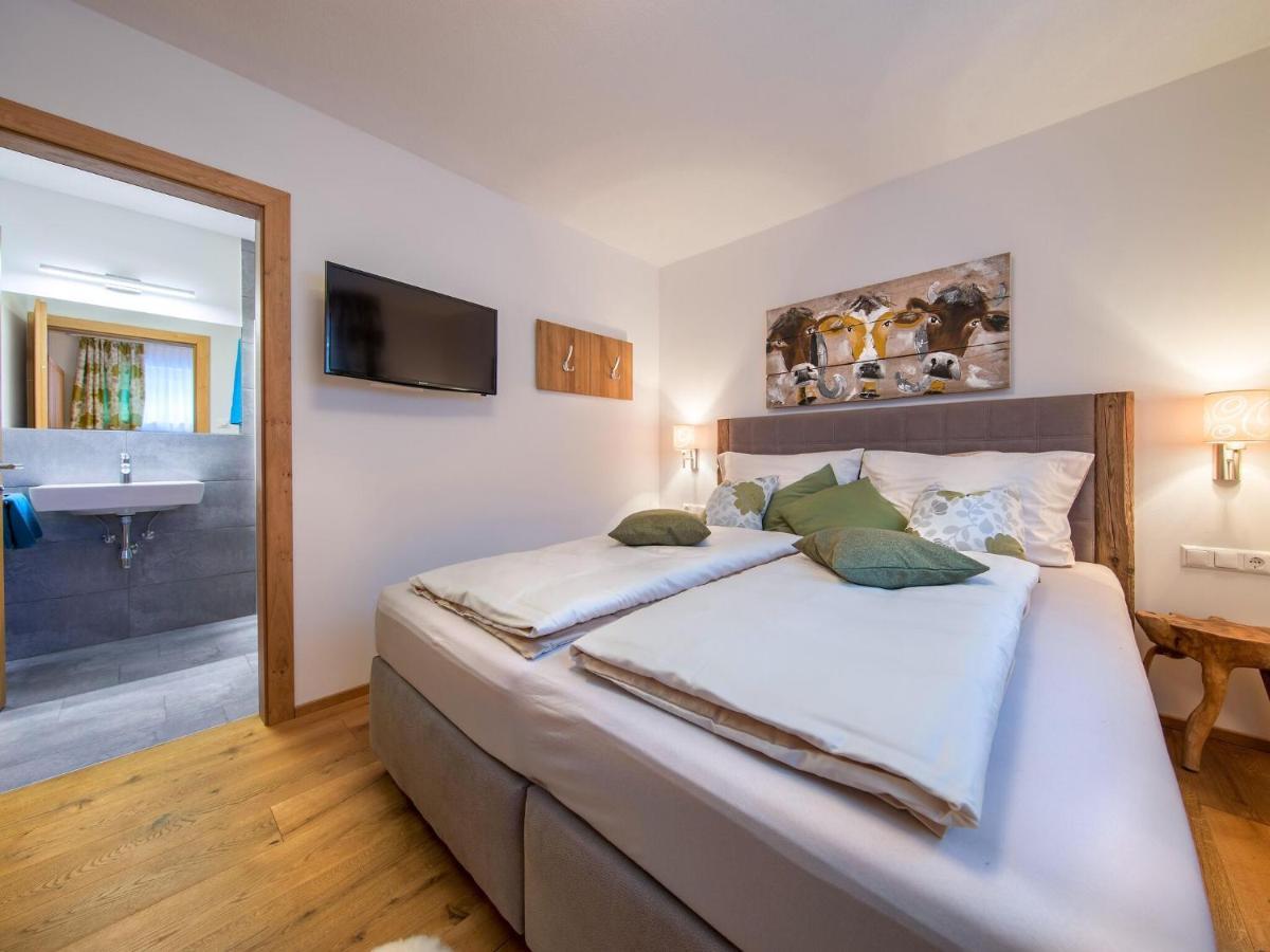 Apartment In Neukirchen With A Carport Neukirchen am Großvenediger Екстериор снимка