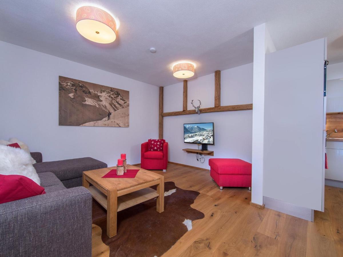 Apartment In Neukirchen With A Carport Neukirchen am Großvenediger Екстериор снимка